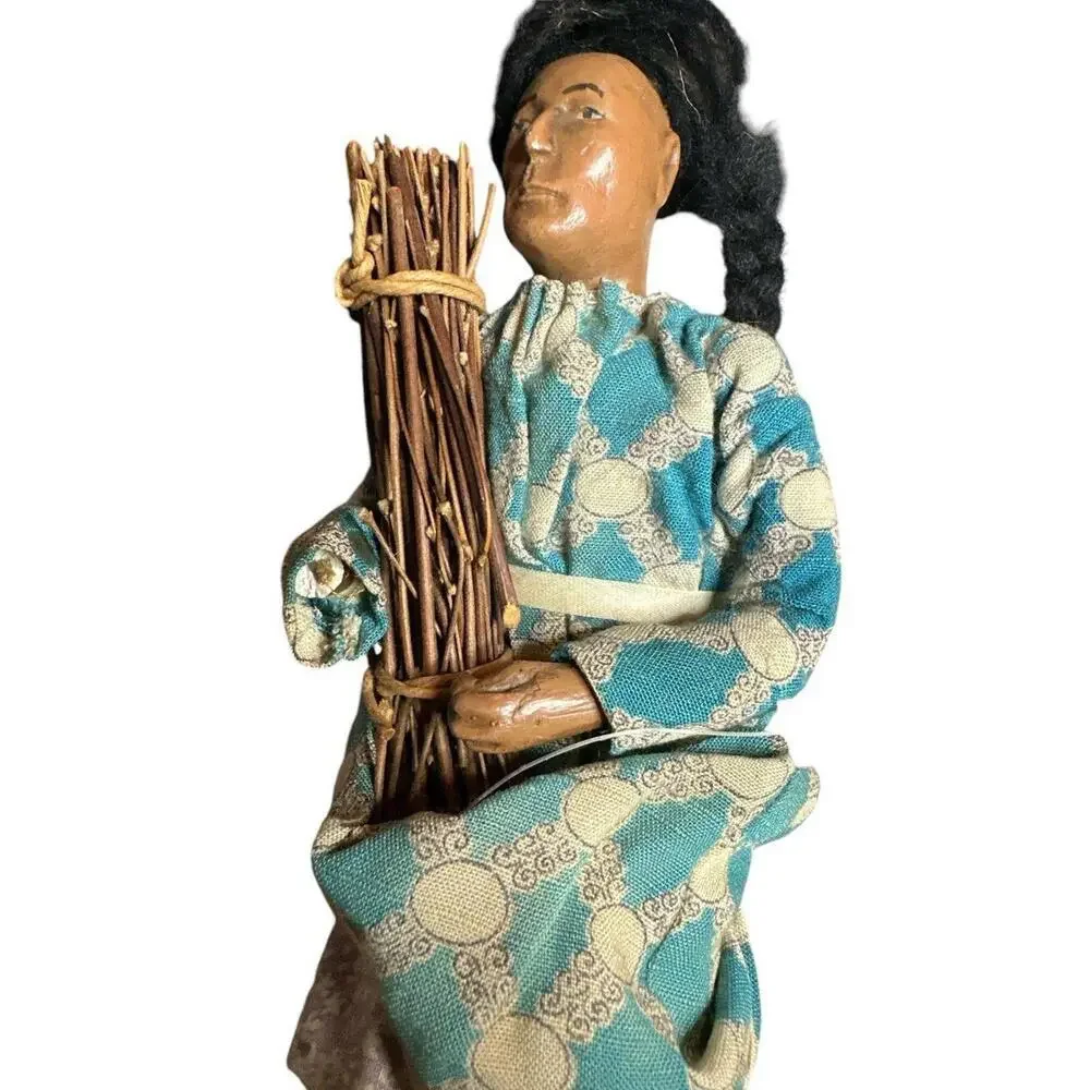 Very old doll from Indian 8”